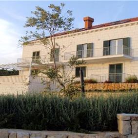 9 Bedroom Villa with Pool and Sea Views in Cavtat, sleeps 18